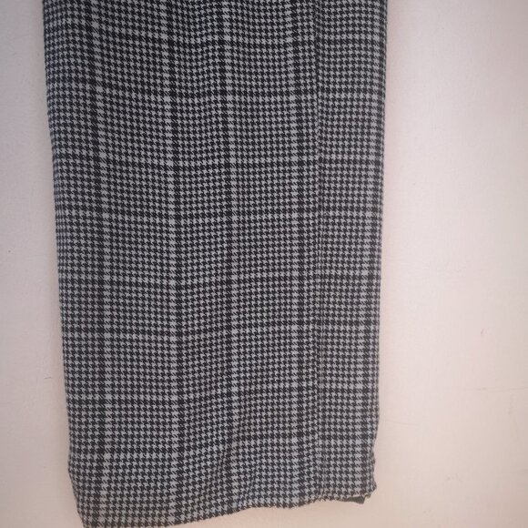 Eddie Bauer Ladies Boyfriend Fit Medium Wash Relaxed Leg Lined Jeans - Picture 13 of 16